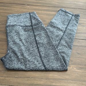Victoria’s Secret capris leggings medium*